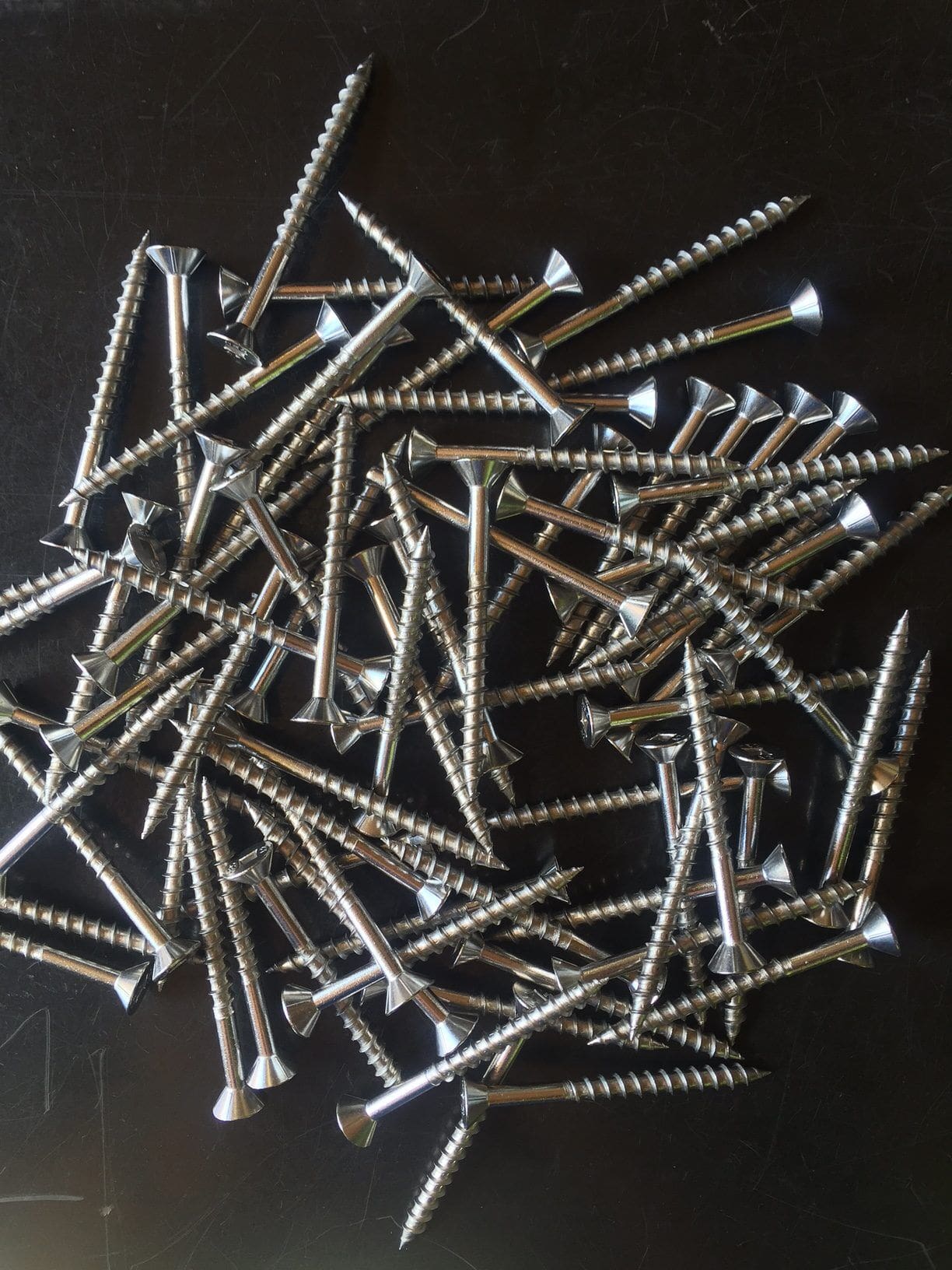Stainless steel decking screws 8 gauge x 50mm. Box 200 with free drive bit