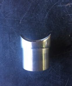 Universal fitting for post tops