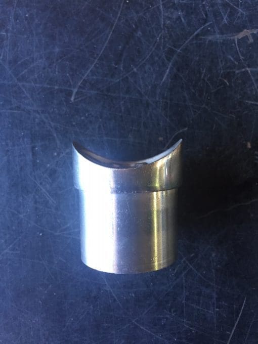 Universal fitting for post tops